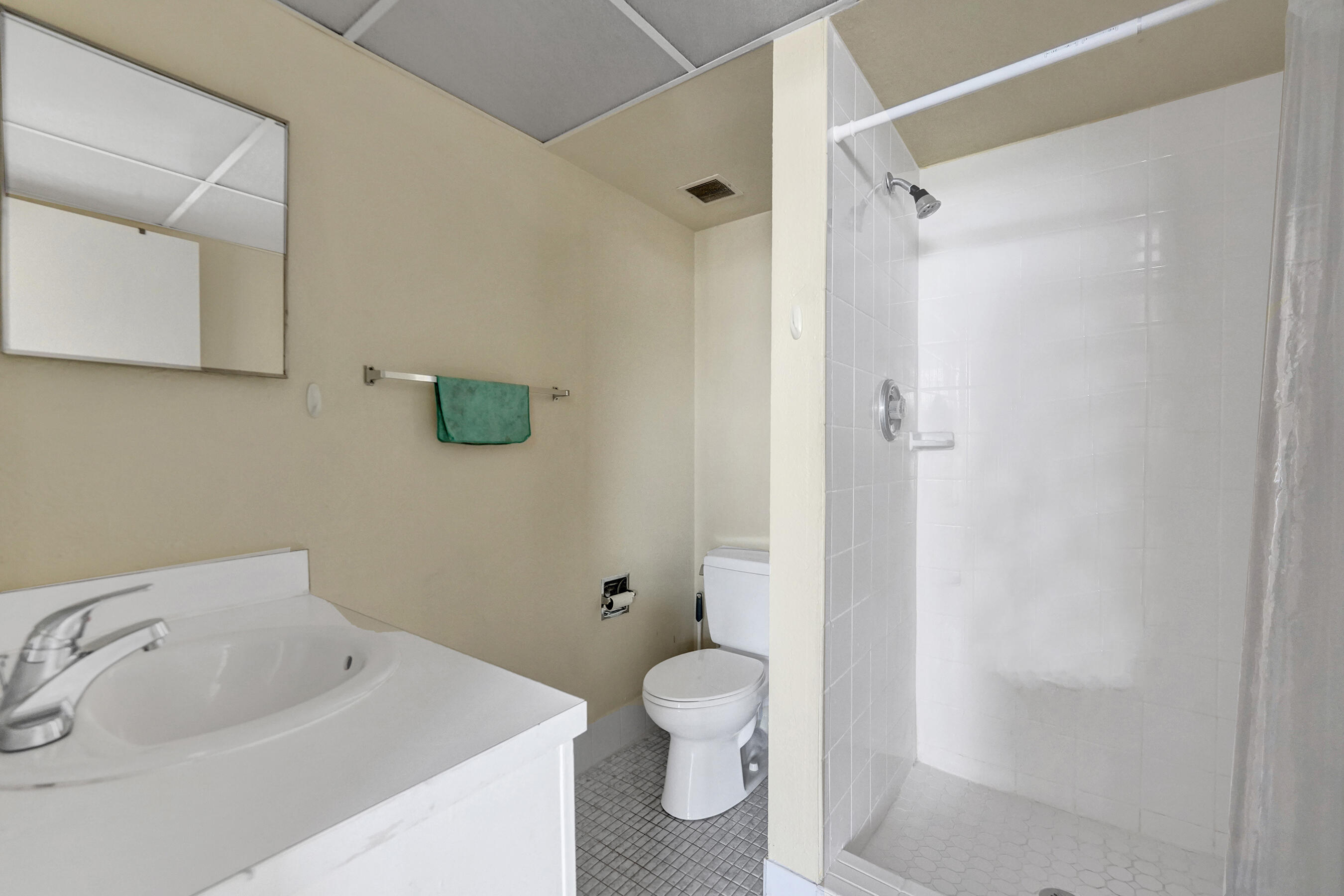 12 Royal Palm Way, Unit 6020 Boca Raton, FL 33432 - Photo 15 of 69 a bathroom with a toilet sink and shower