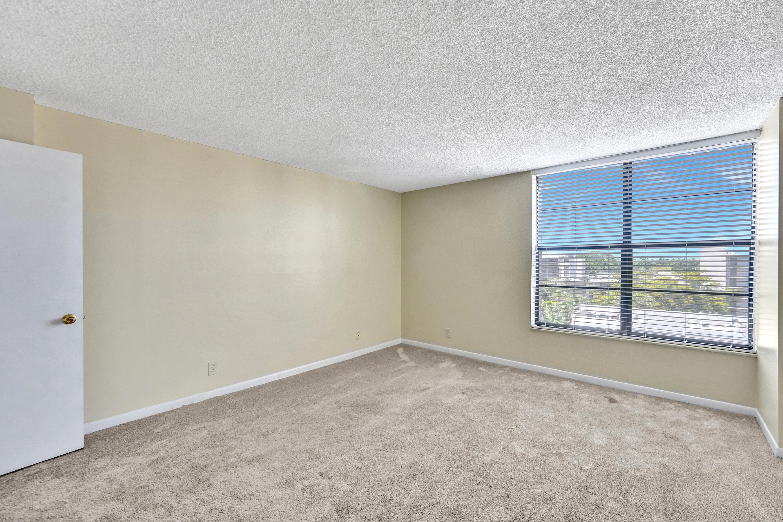 12 Royal Palm Way, Unit 6020 Boca Raton, FL 33432 - Photo 16 of 69 an empty room with windows