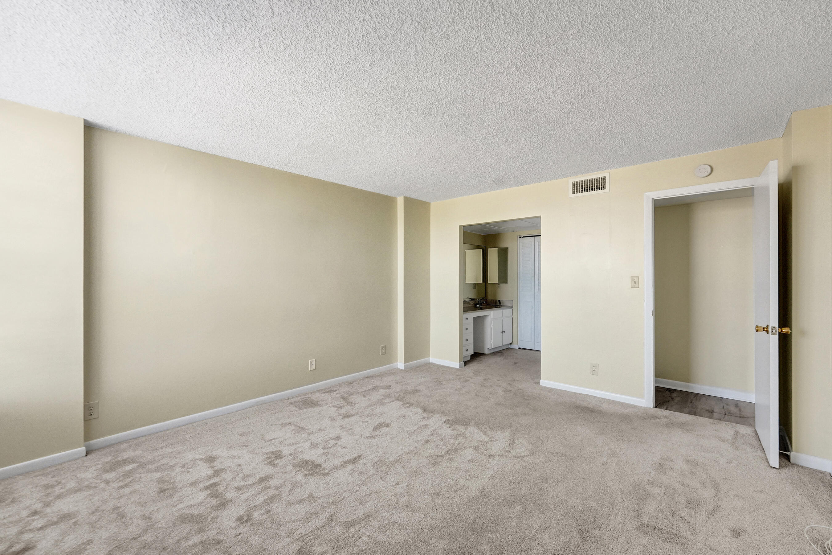 12 Royal Palm Way, Unit 6020 Boca Raton, FL 33432 - Photo 17 of 69 a view of empty room