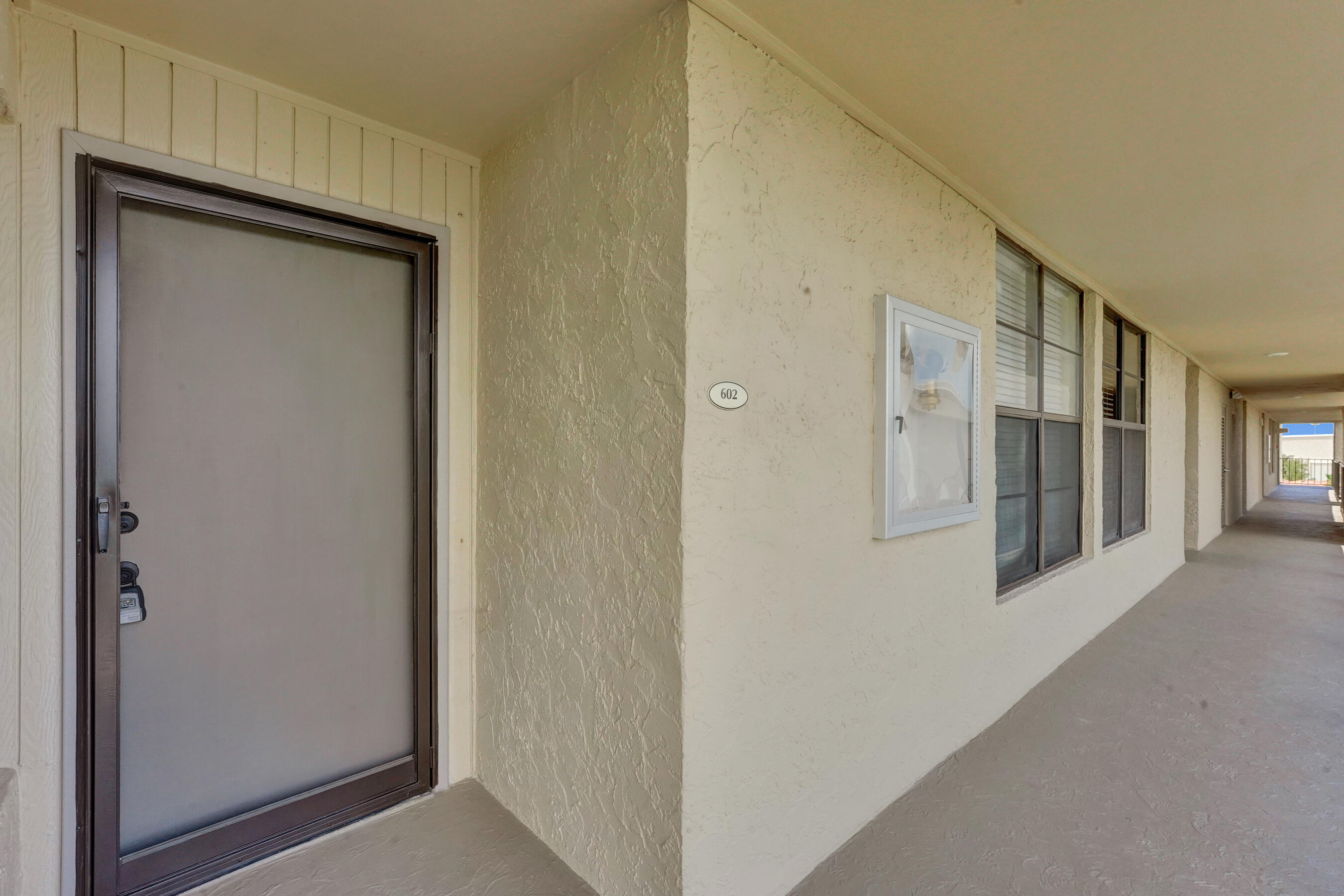 12 Royal Palm Way, Unit 6020 Boca Raton, FL 33432 - Photo 3 of 69 a view of entryway