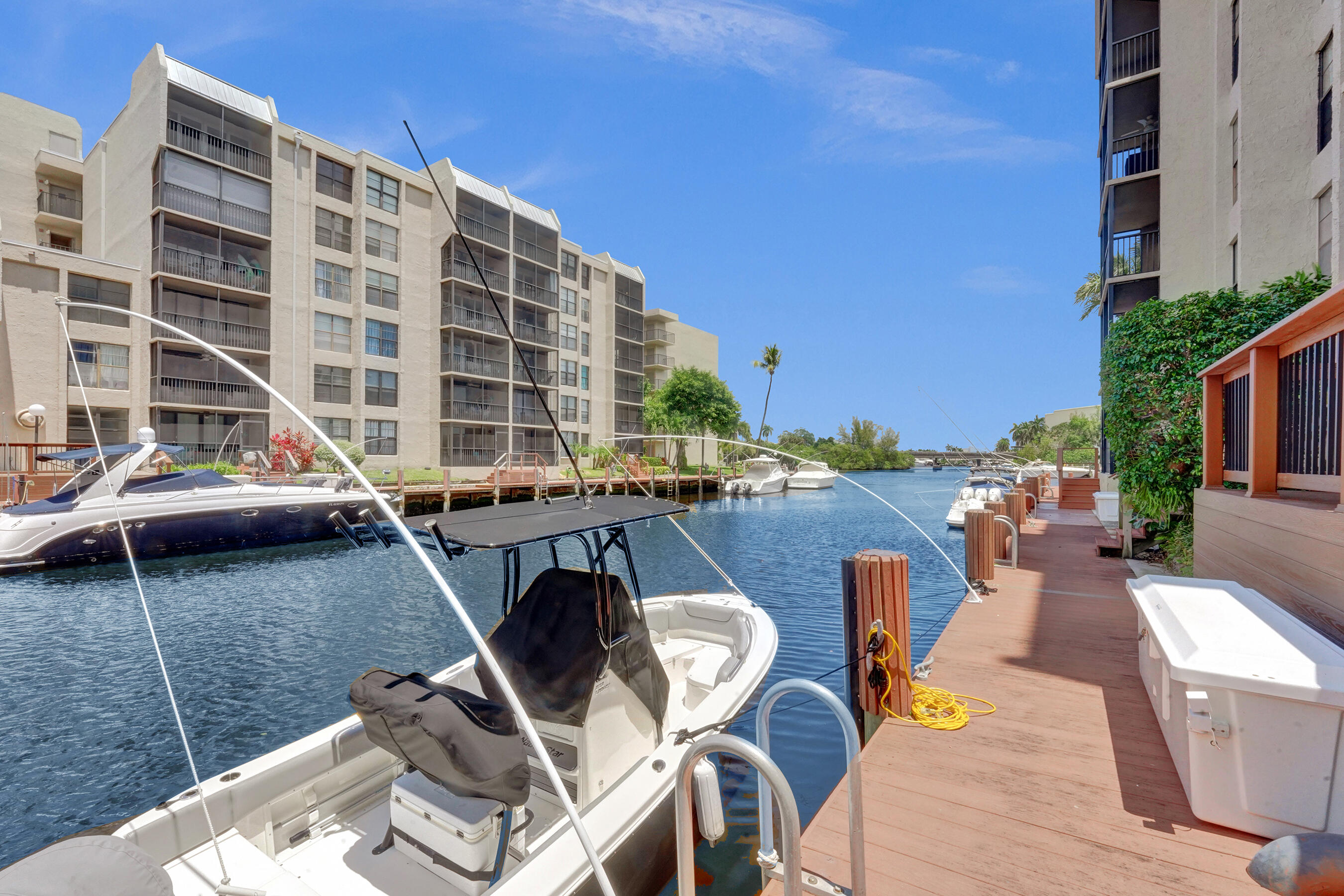 12 Royal Palm Way, Unit 6020 Boca Raton, FL 33432 - Photo 36 of 69 a view of a patio with swimming pool