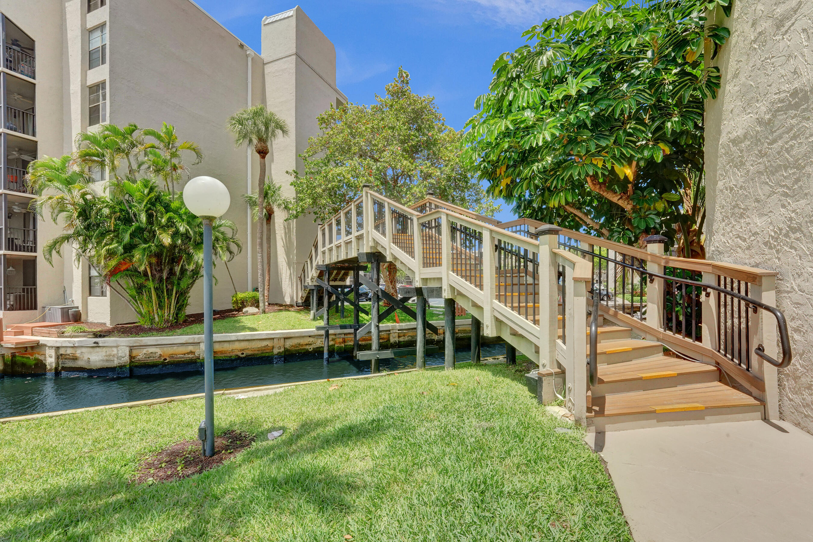 12 Royal Palm Way, Unit 6020 Boca Raton, FL 33432 - Photo 39 of 69 DSC08565