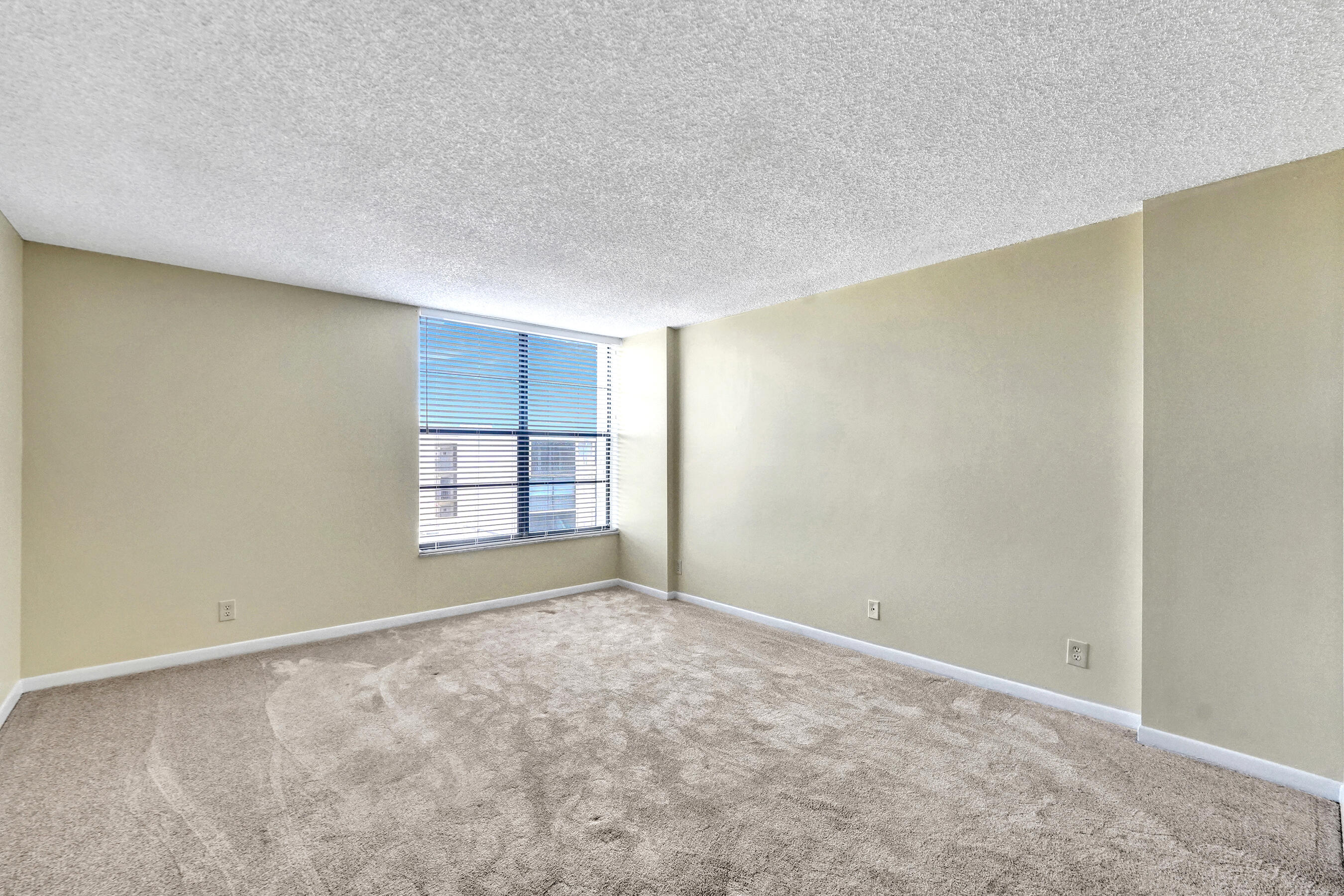 12 Royal Palm Way, Unit 6020 Boca Raton, FL 33432 - Photo 65 of 69 a view of an empty room with a window