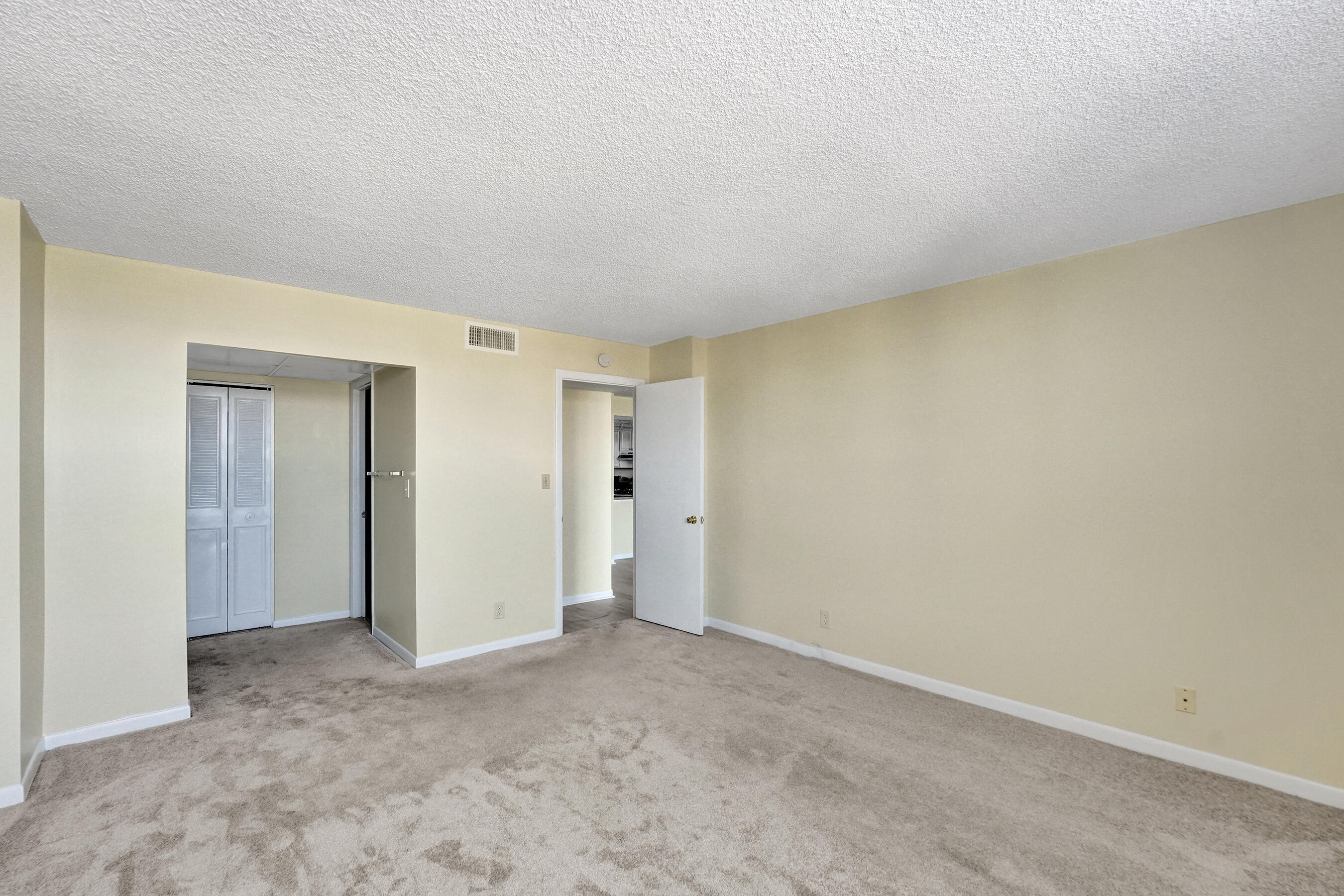 12 Royal Palm Way, Unit 6020 Boca Raton, FL 33432 - Photo 66 of 69 a view of an empty room and closet area