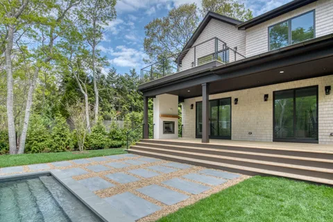 $3,595,000 | 3 Cosdrew Lane, East Hampton, NY 11937