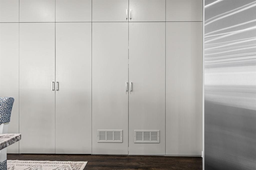 2214 Allen Street, Unit A Dallas, TX 75204 - Photo 19 of 36 a view of a bathroom