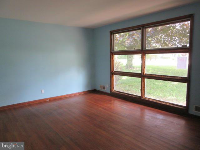 3502 Chapman Road Randallstown, MD 21133 - Photo 4 of 14 Living Room