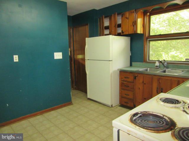 3502 Chapman Road Randallstown, MD 21133 - Photo 8 of 14 Kitchen