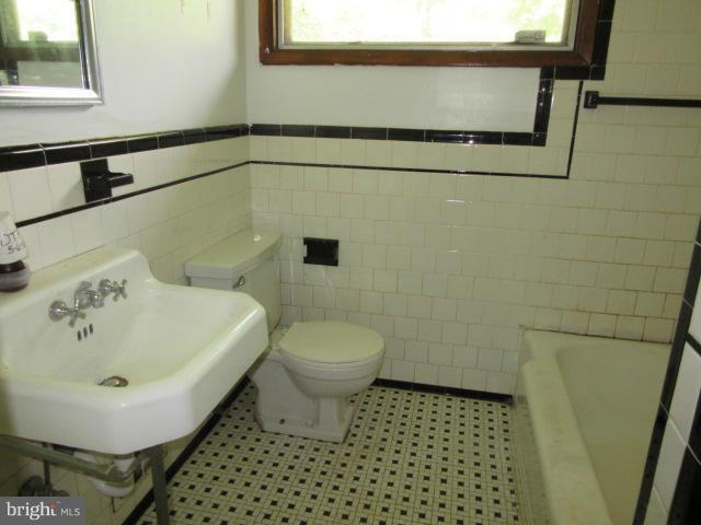 3502 Chapman Road Randallstown, MD 21133 - Photo 10 of 14 Bath