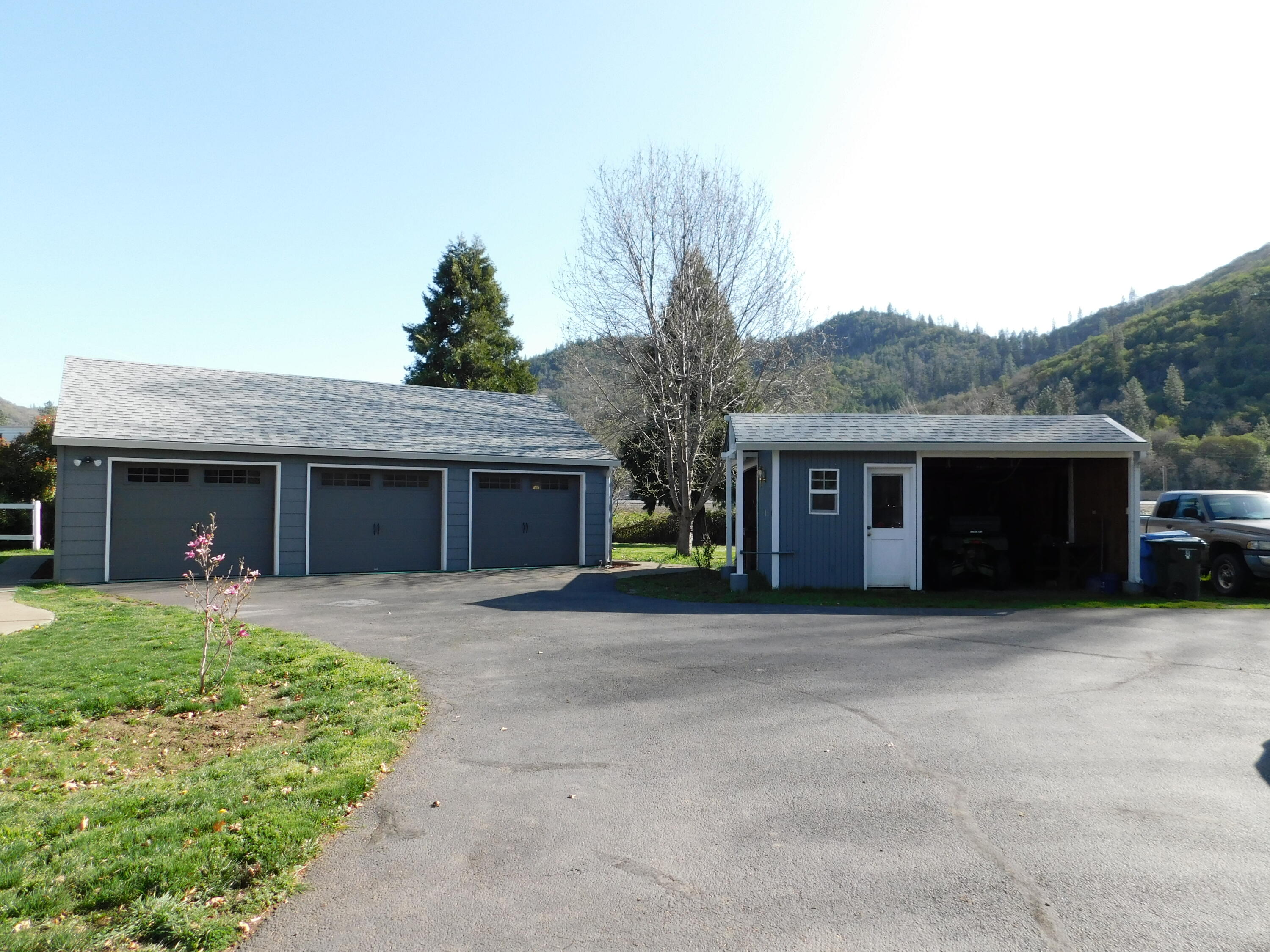 2145 Lampman Road Gold Hill, OR 97525 - Photo 4 of 40 DSCN0254