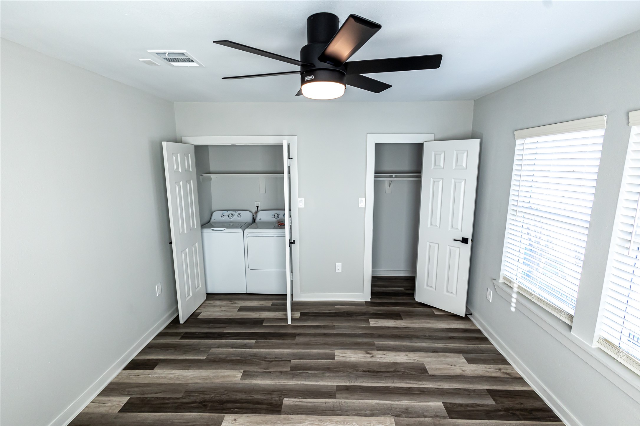 102 Marsden Street, Unit 4 Houston, TX 77011 - Photo 22 of 26 a view of an entryway door