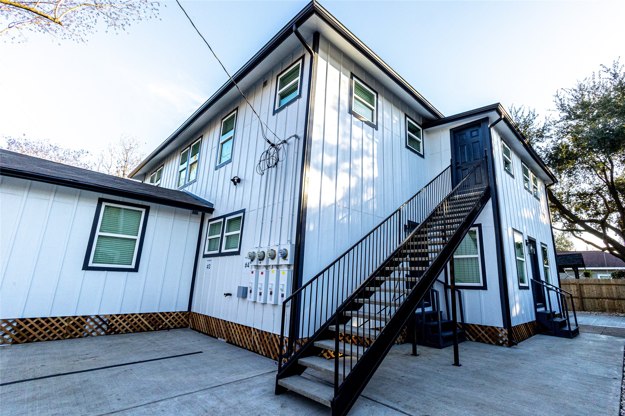 102 Marsden Street, Unit 4 Houston, TX 77011 - Photo 7 of 26 a view of entryway