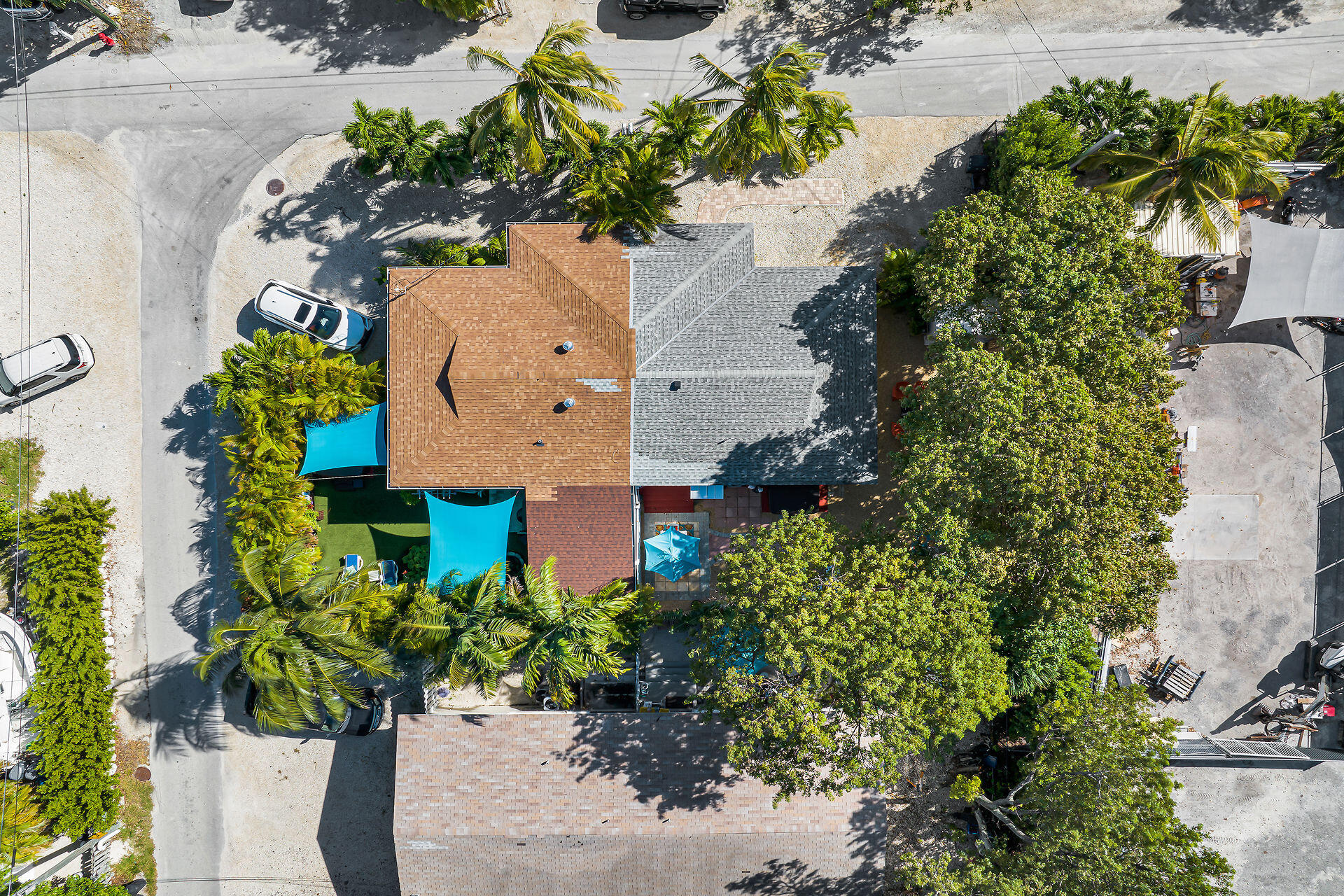 211 120 St Gulf, Unit B Marathon, FL 33050 - Photo 32 of 33 an aerial view of a house with a yard and garden