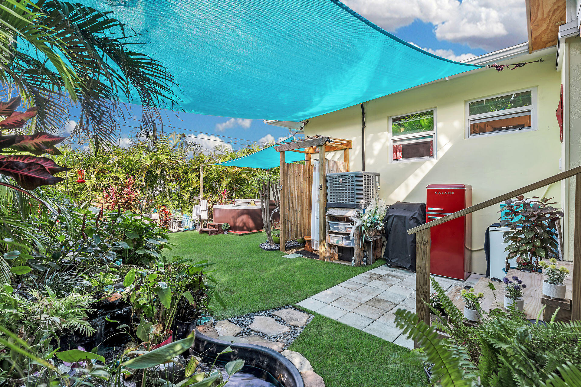 211 120 St Gulf, Unit B Marathon, FL 33050 - Photo 10 of 33 a view of yard