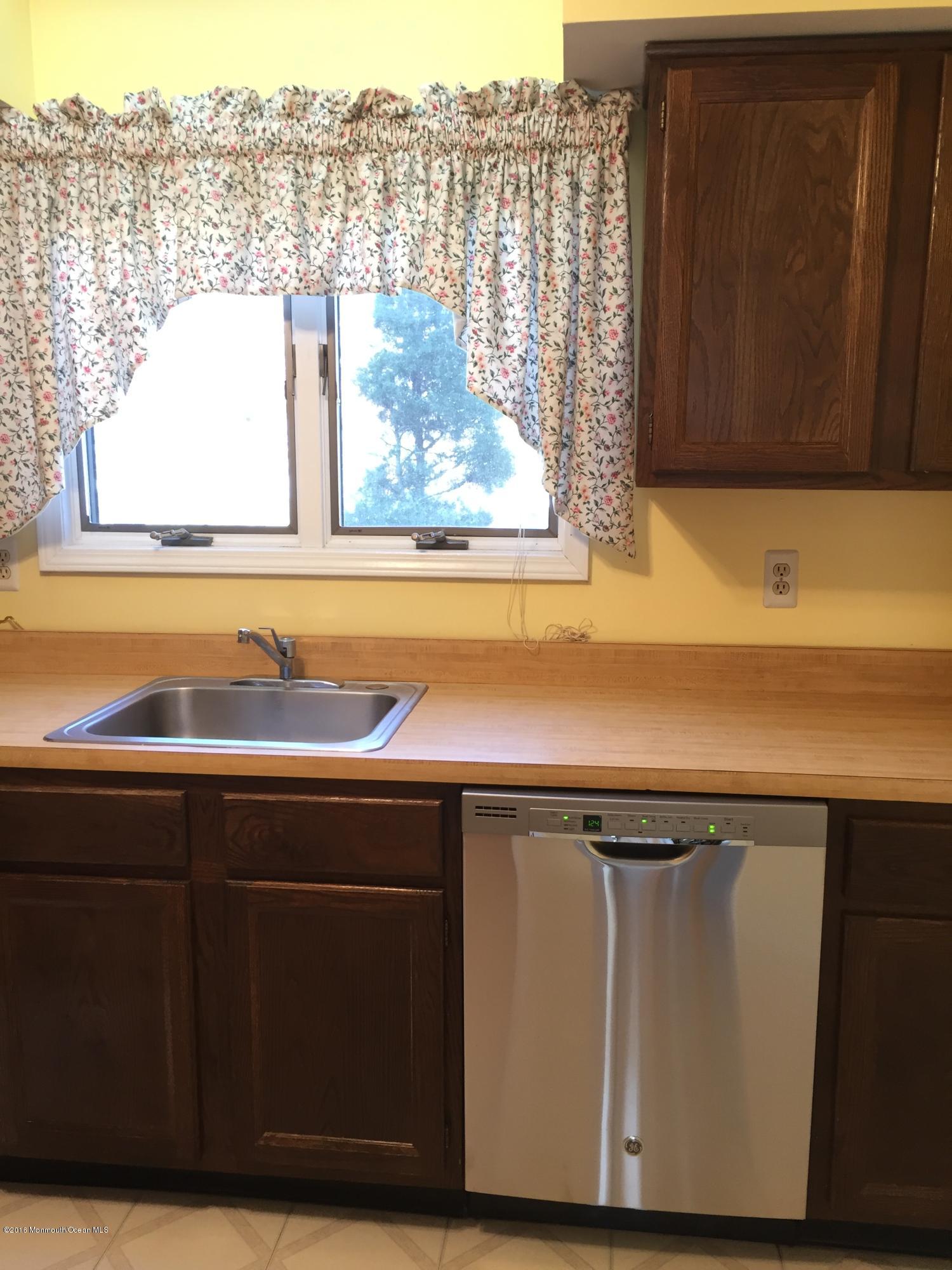 1525 Hulse Road, Unit 9 Point Pleasant, NJ 08742 - Photo 4 of 10 IMG_5672