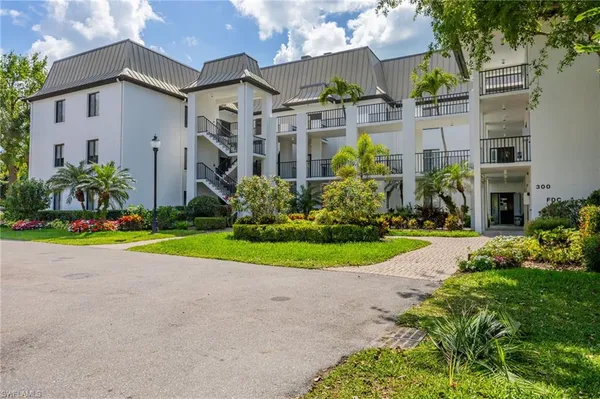 $775,000 | 312 Bears Paw Trail, Naples, FL 34105