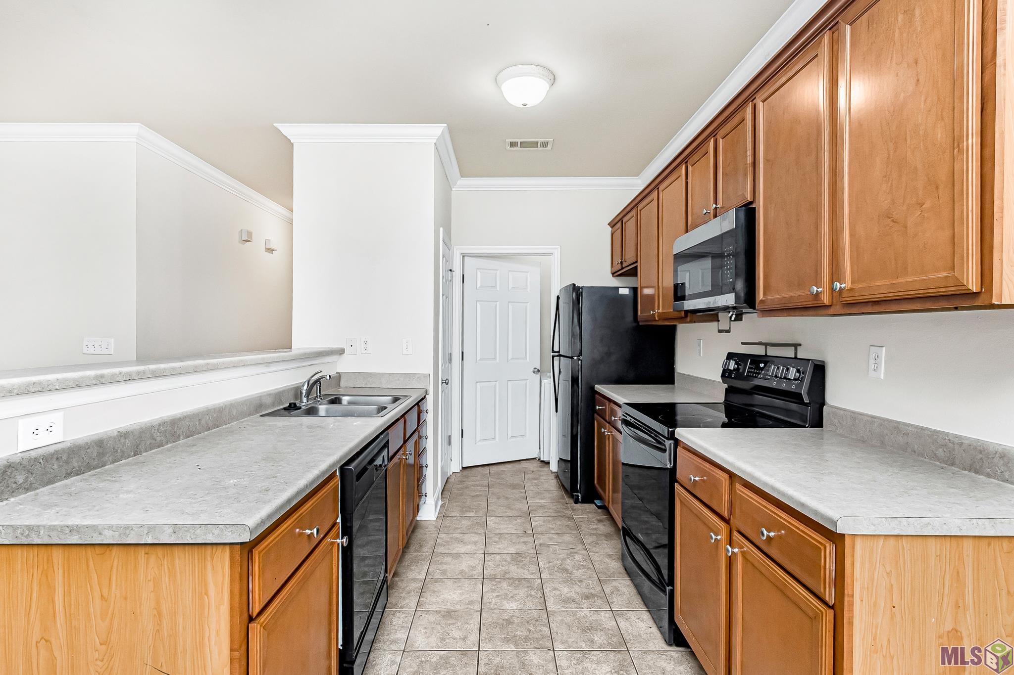 900 Dean Lee Drive Baton Rouge, LA 70820 - Photo 2 of 12