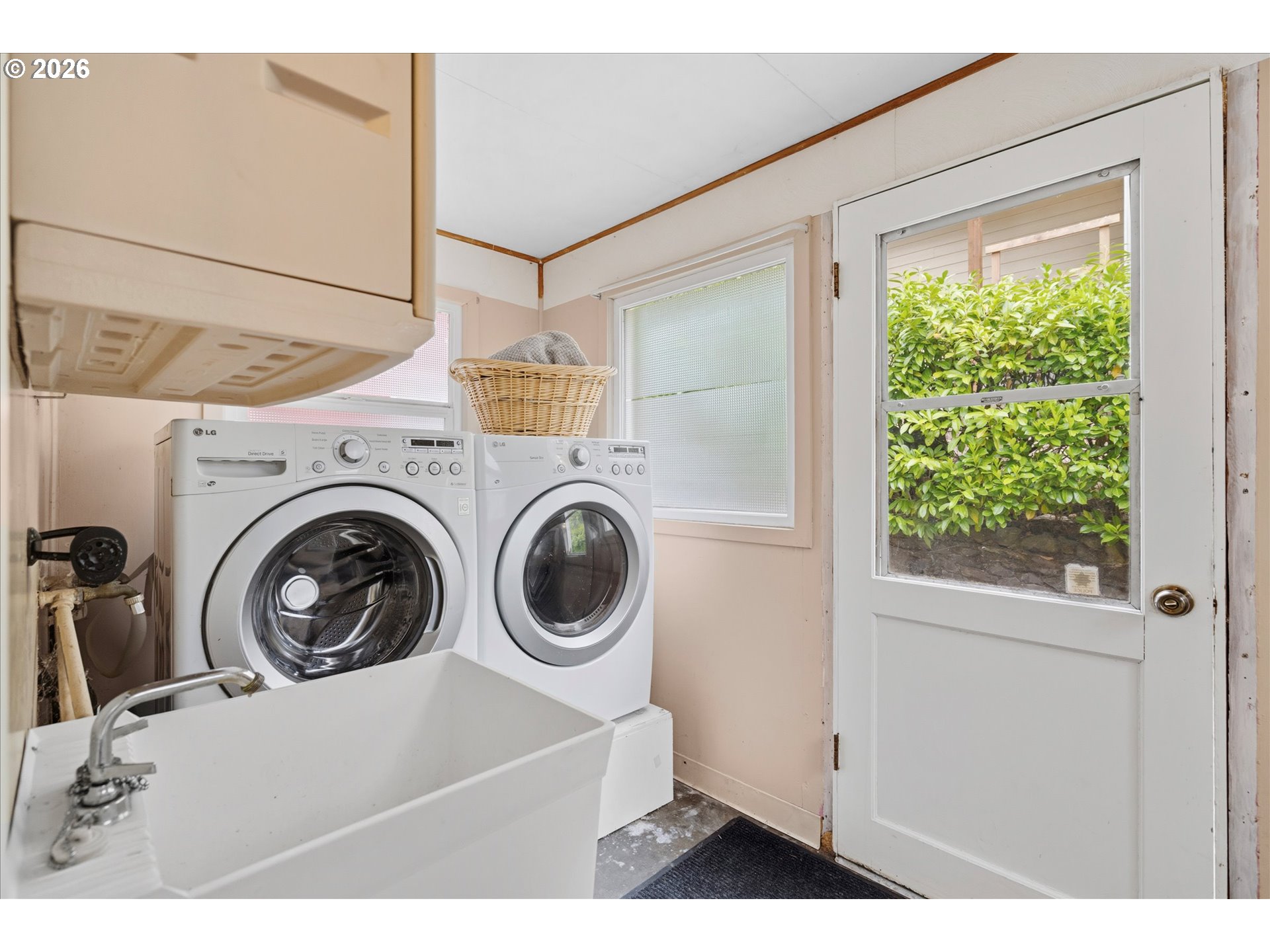 4307 Southwest Marigold Street Portland, OR 97219 - Photo 27 of 43 Laundry