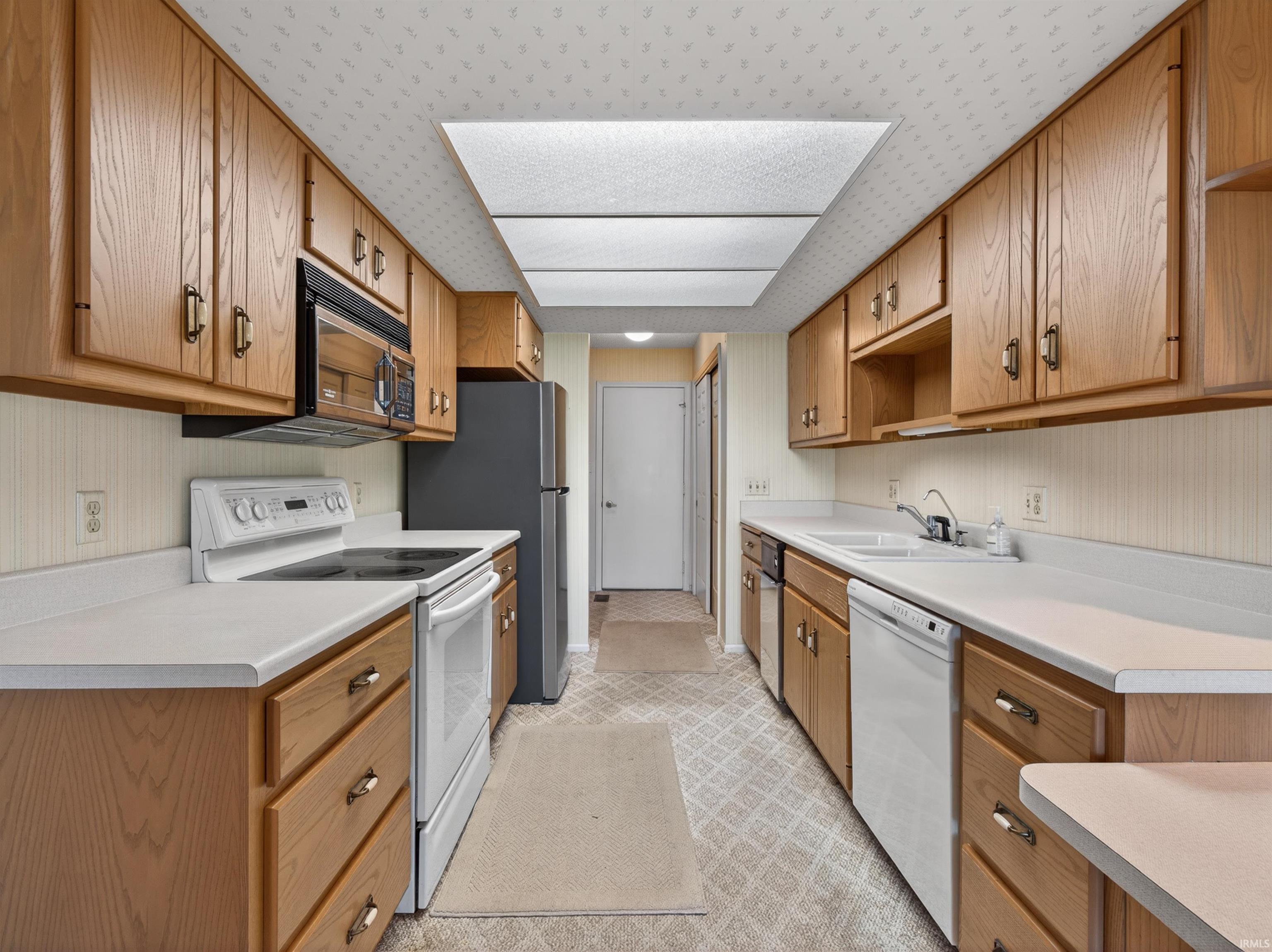 4817 Crystal Ridge Cove Fort Wayne, IN 46835 - Photo 6 of 20 Gallery Image 6