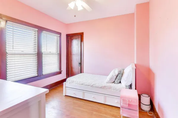 $2,150 | 23 North Adams Street, North Aurora, IL 60542