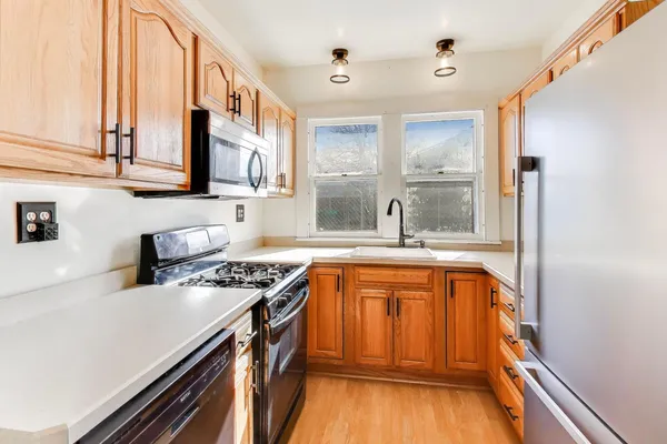 $2,150 | 23 North Adams Street, North Aurora, IL 60542