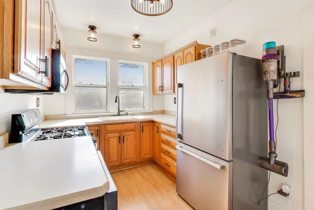 $2,150 | 23 North Adams Street, North Aurora, IL 60542