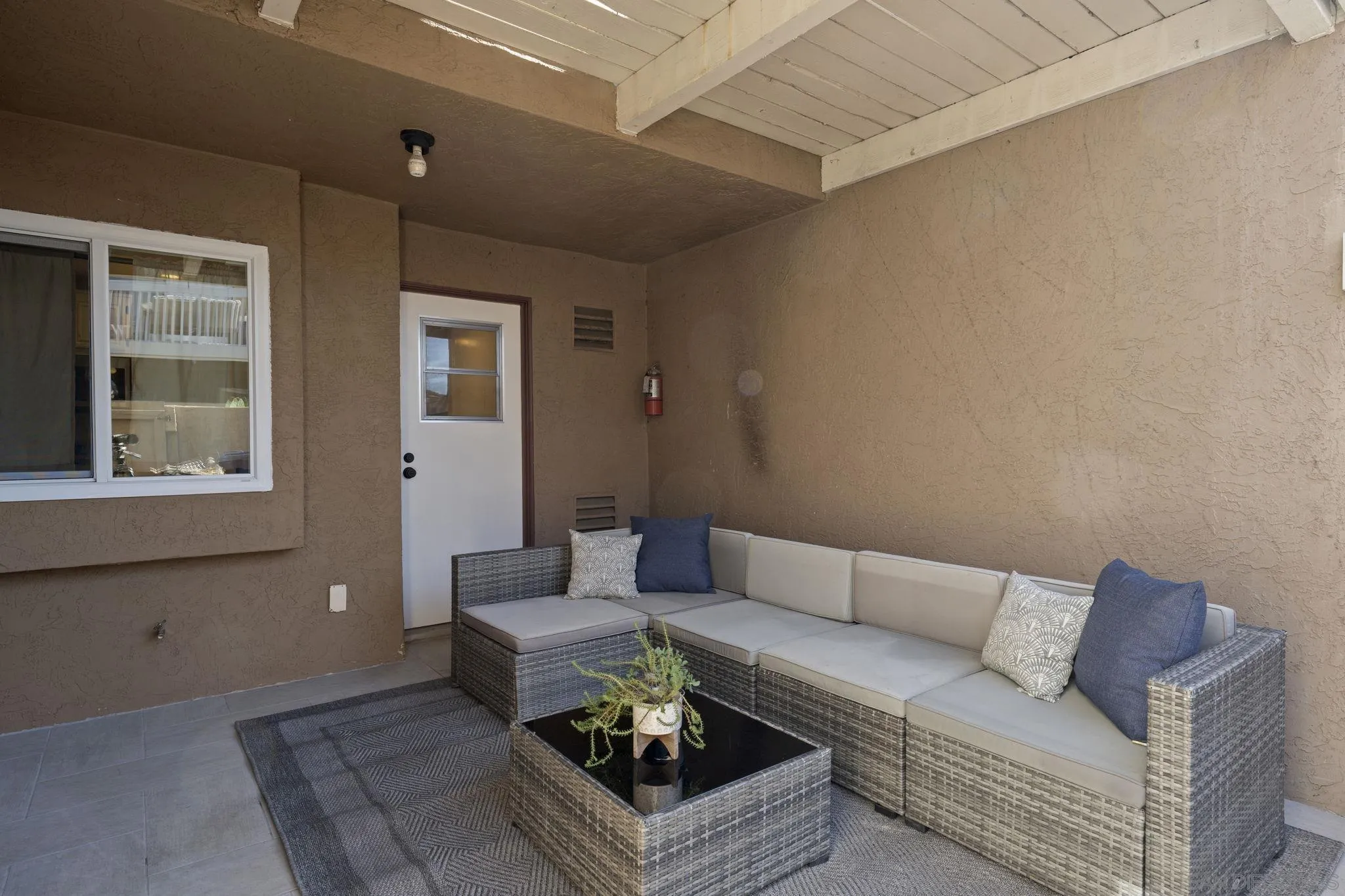 17488 Ashburton Road San Diego, CA 92128 - Photo 4 of 30