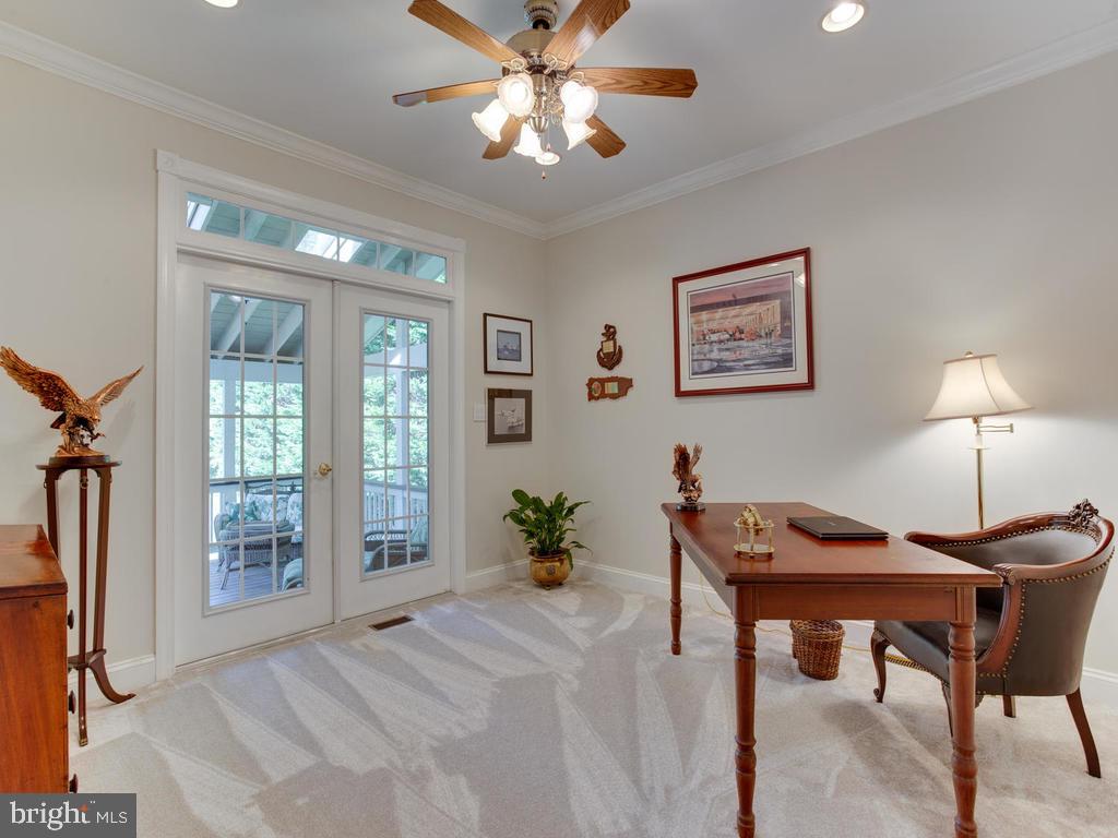 1550 Shipsview Road Annapolis, MD 21409 - Photo 23 of 62 Main Level Den Opens to Screened Porch