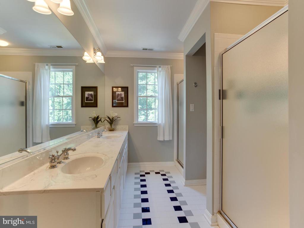 1550 Shipsview Road Annapolis, MD 21409 - Photo 31 of 62 Full Hall Bath