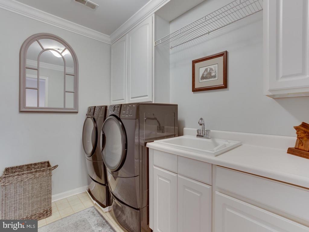 1550 Shipsview Road Annapolis, MD 21409 - Photo 35 of 62 Bedroom Level Laundry