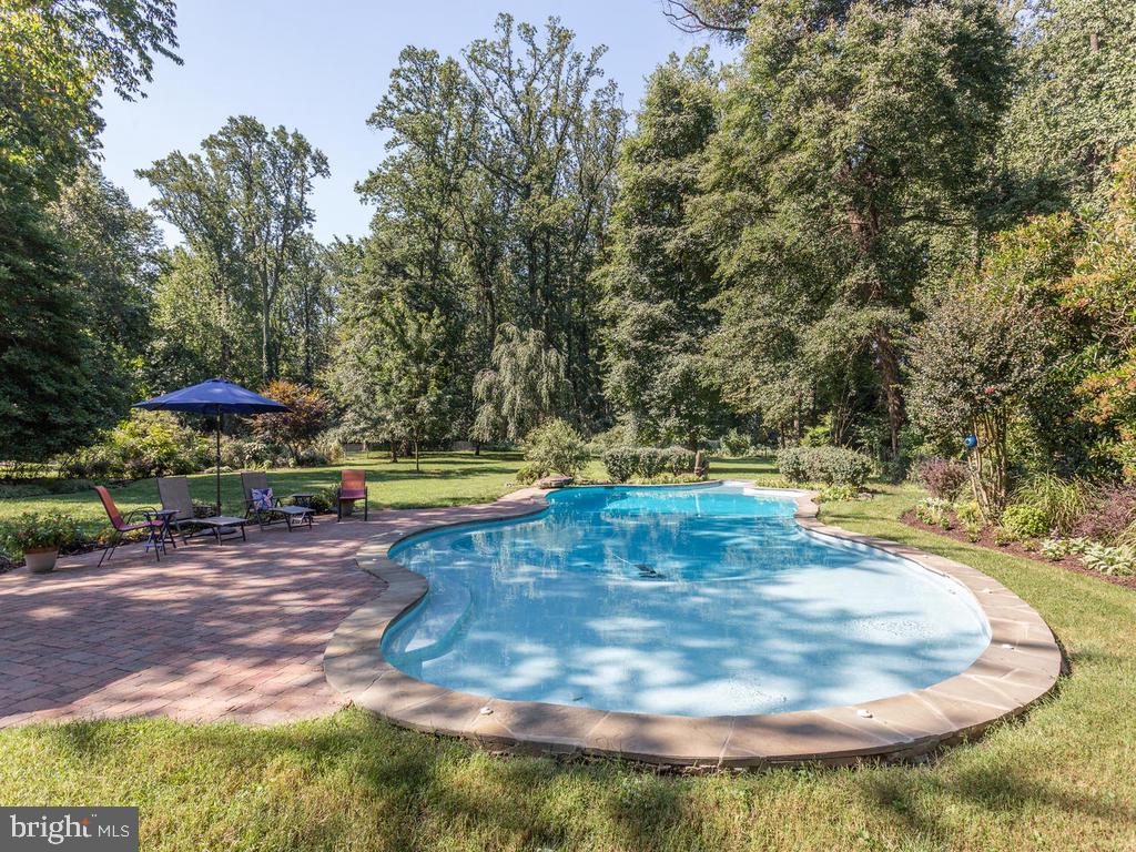 1550 Shipsview Road Annapolis, MD 21409 - Photo 47 of 62 Salt Water Pool