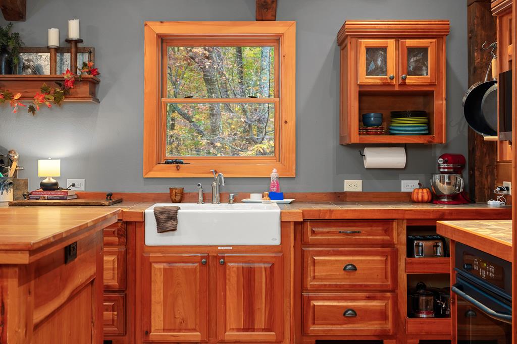 218 Mattie Mitchell Road Morganton, GA 30560 - Photo 9 of 97