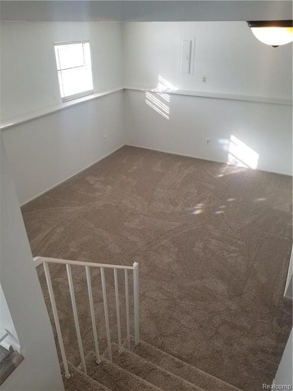 867 Hadley Road Rochester Hills, MI 48307 - Photo 10 of 38