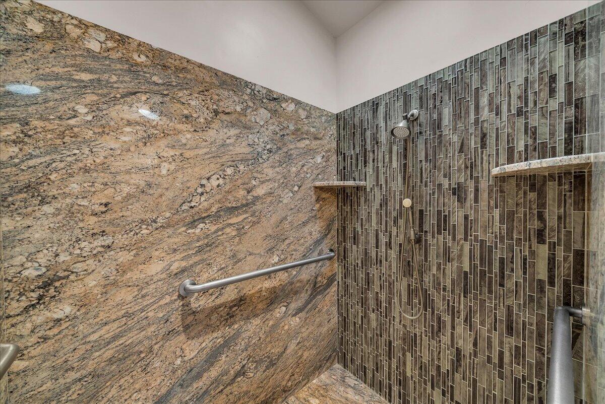 2255 Hill Road, Unit 15 St. George, UT 84790 - Photo 20 of 40 Primary Shower