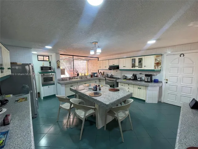 $280,000 | Oe2 J Padre Edgar Perez S1-134 Casa L (ecuador), Dalmatia, PA 17017