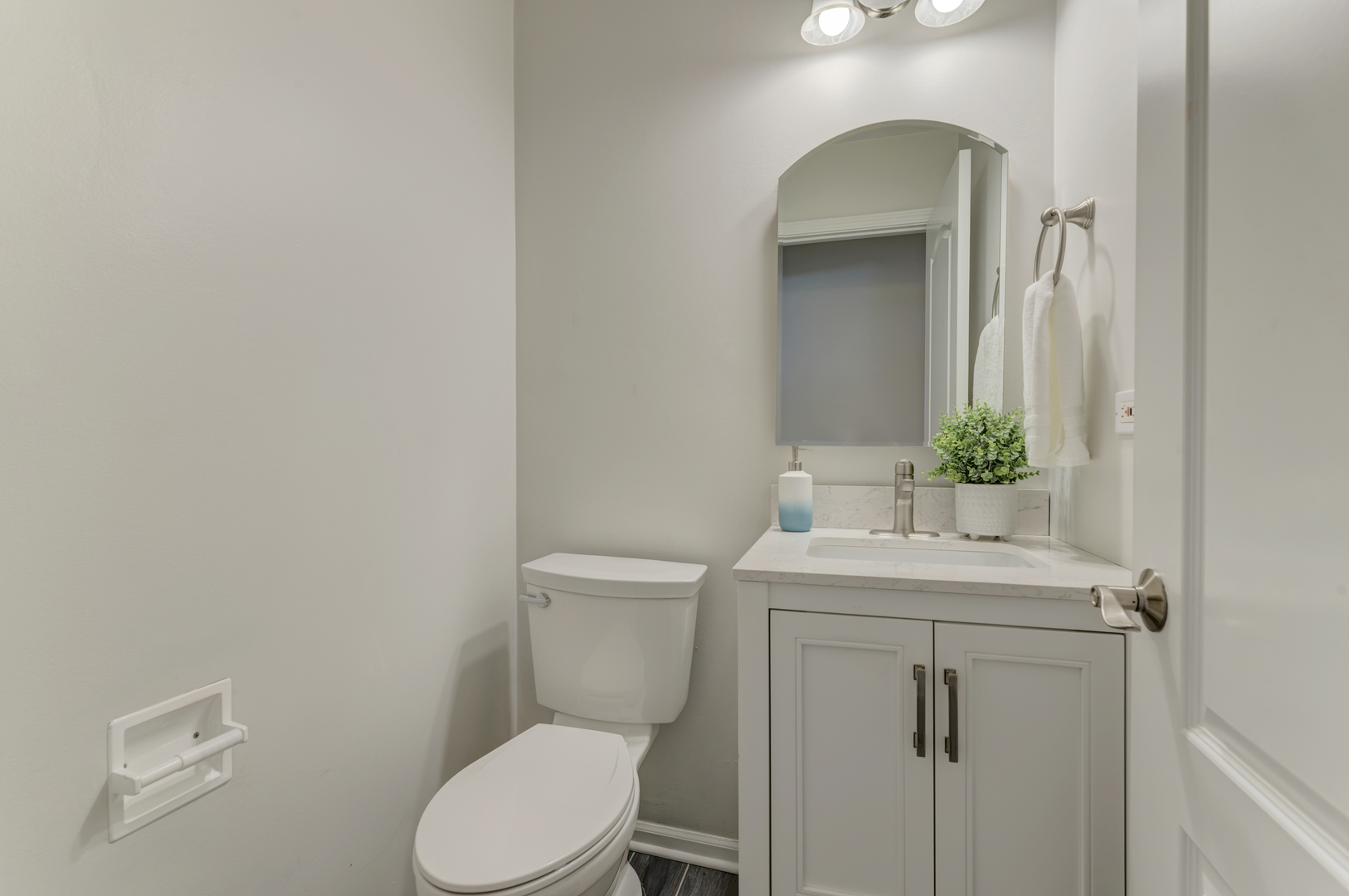 1249 Stonegate Road Naperville, IL 60540 - Photo 23 of 49