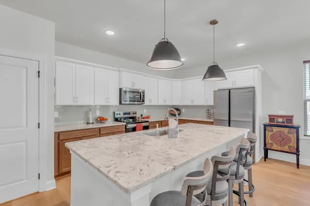 $391,500 | 608 Nature Trail, Soddy Daisy, TN 37379