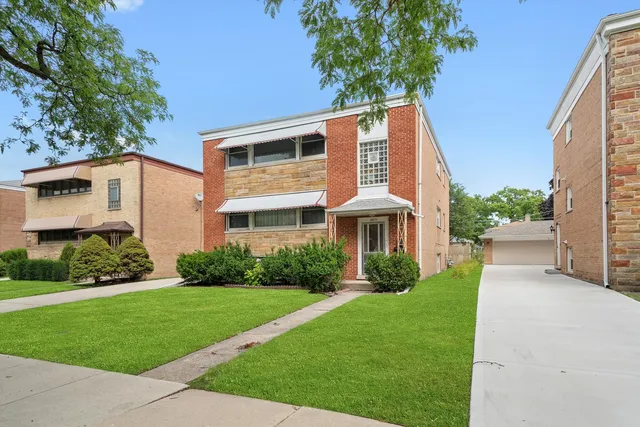 $2,300 | 8819 North Wisner Street, Unit 1, Niles, IL 60714
