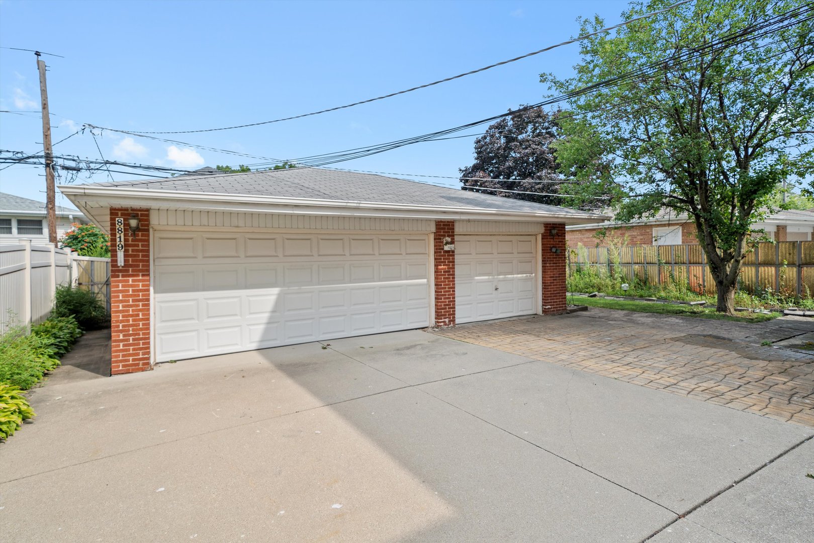 8819 North Wisner Street, Unit 1 Niles, IL 60714 - Photo 18 of 21 a backyard of a house