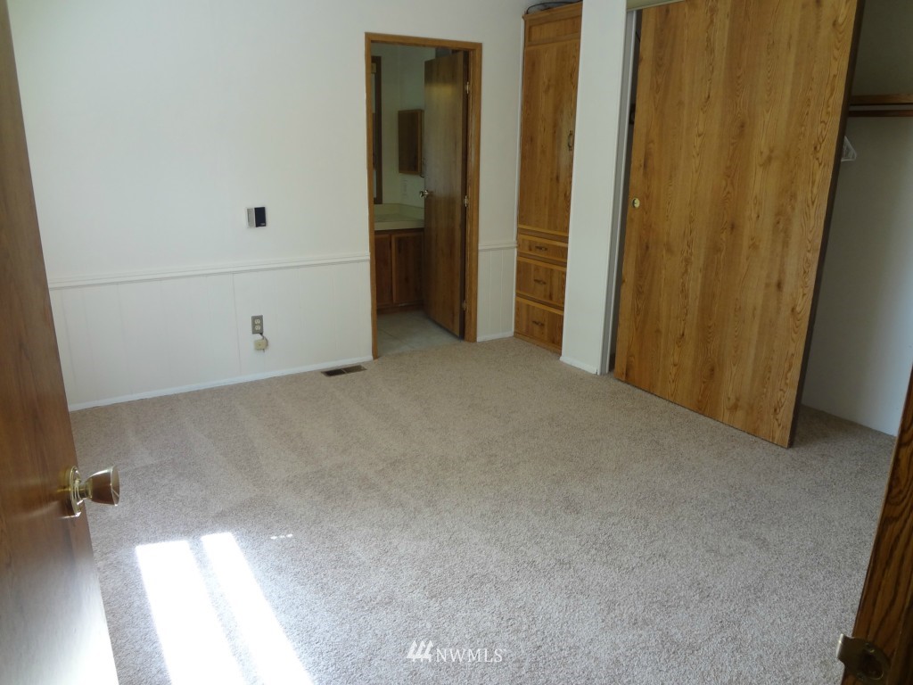 5673 Bethel Road Southeast, Unit 1 Port Orchard, WA 98367 - Photo 6 of 13 Gallery Image 6