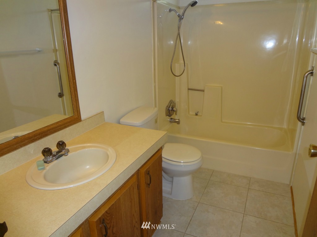 5673 Bethel Road Southeast, Unit 1 Port Orchard, WA 98367 - Photo 10 of 13 Gallery Image 10