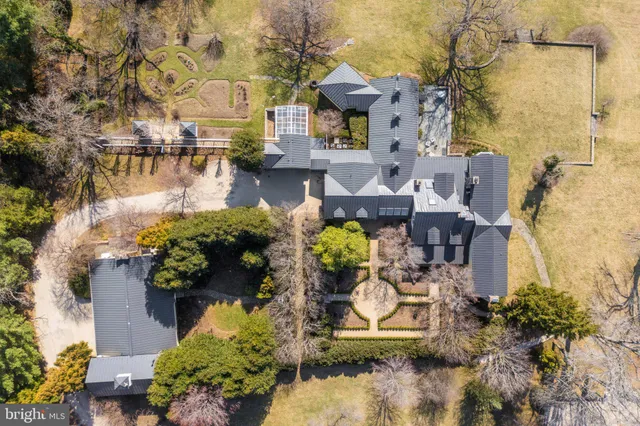 a view of entryway and hall