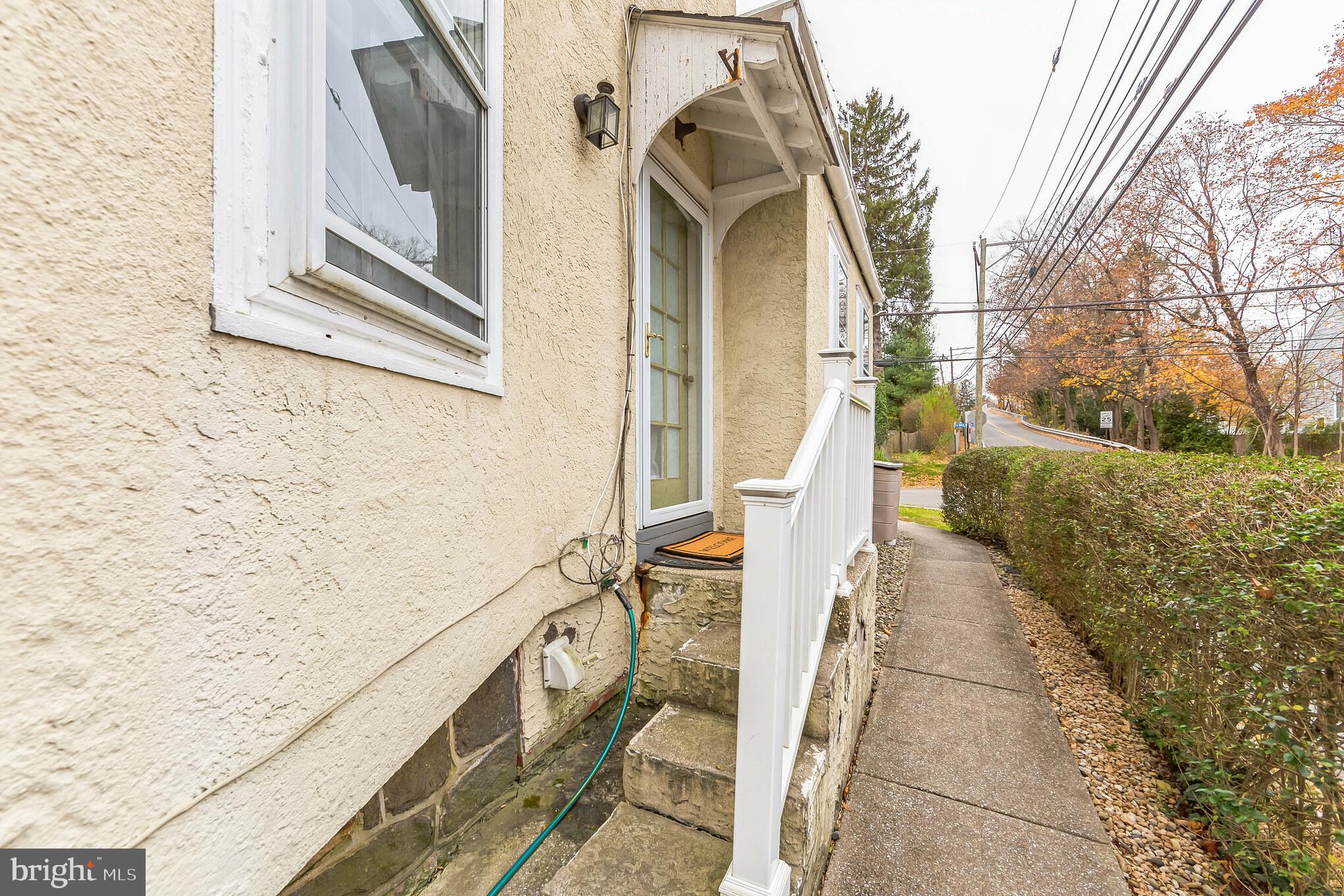 431 West Beechtree Lane Wayne, PA 19087 - Photo 21 of 33 1st Flr Unit Entrance
