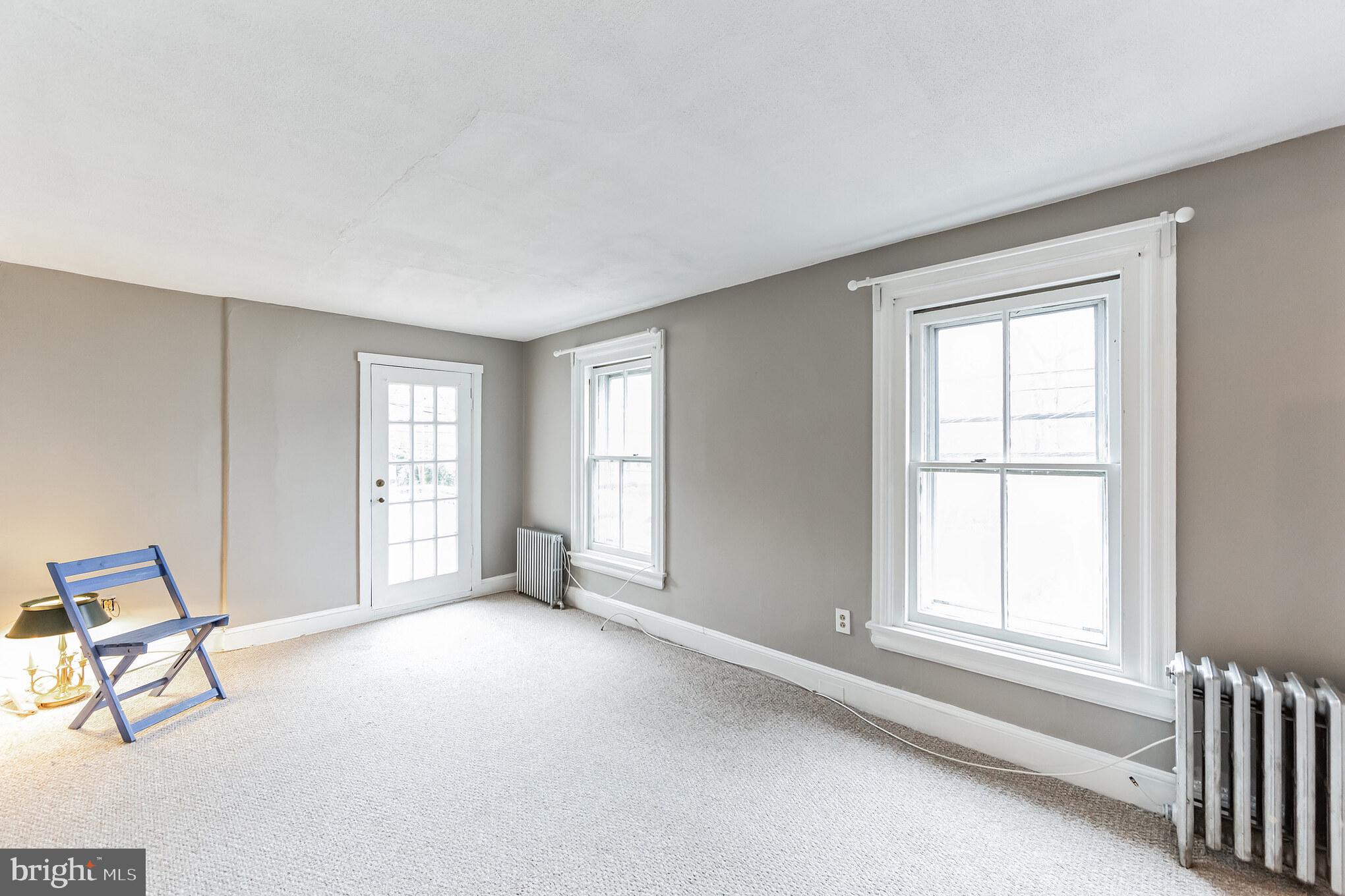 431 West Beechtree Lane Wayne, PA 19087 - Photo 9 of 33 Living Room