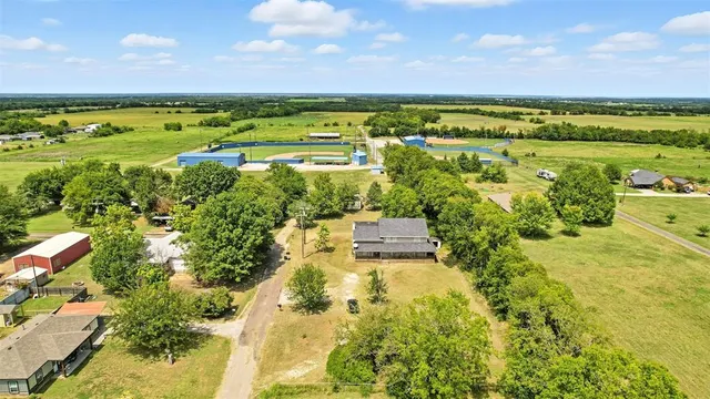 $315,000 | 608 White Oak Street, Dodd City, TX 75438