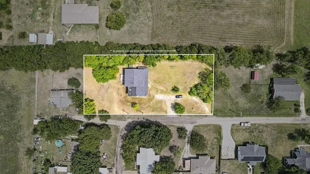 $315,000 | 608 White Oak Street, Dodd City, TX 75438