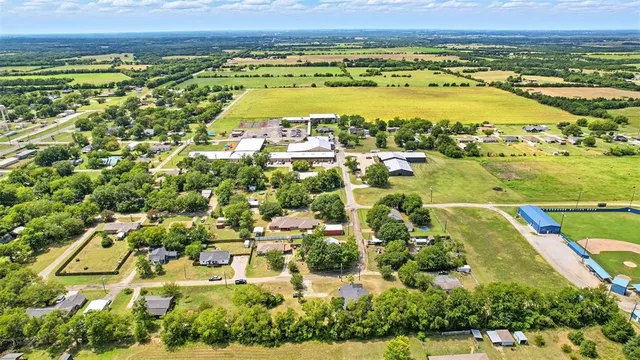 $315,000 | 608 White Oak Street, Dodd City, TX 75438