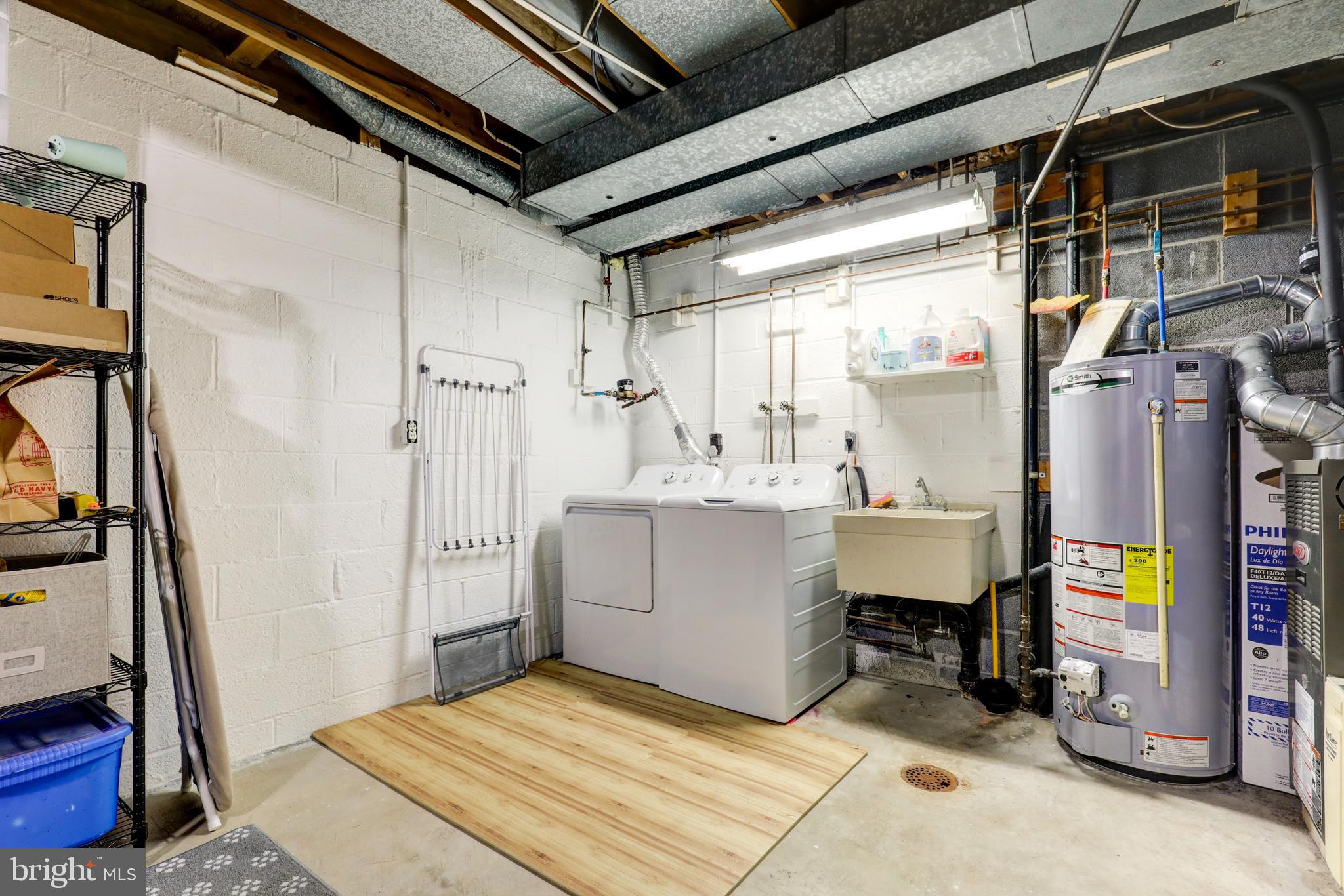 165 Oakmont Court Reading, PA 19607 - Photo 37 of 40 a view of a hallway with workspace and a window