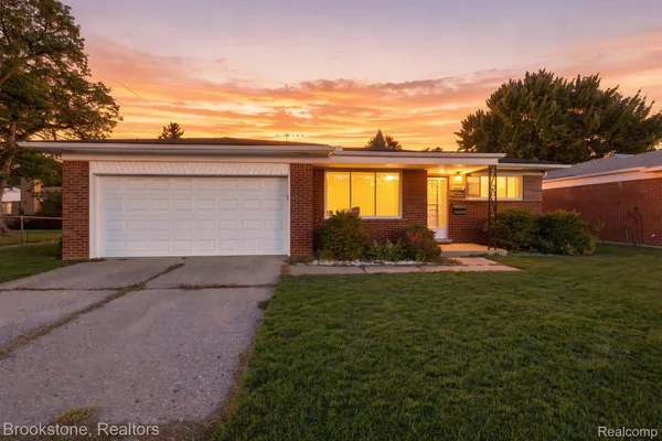 $255,000 | 3025 Donna Avenue, Warren, MI 48091