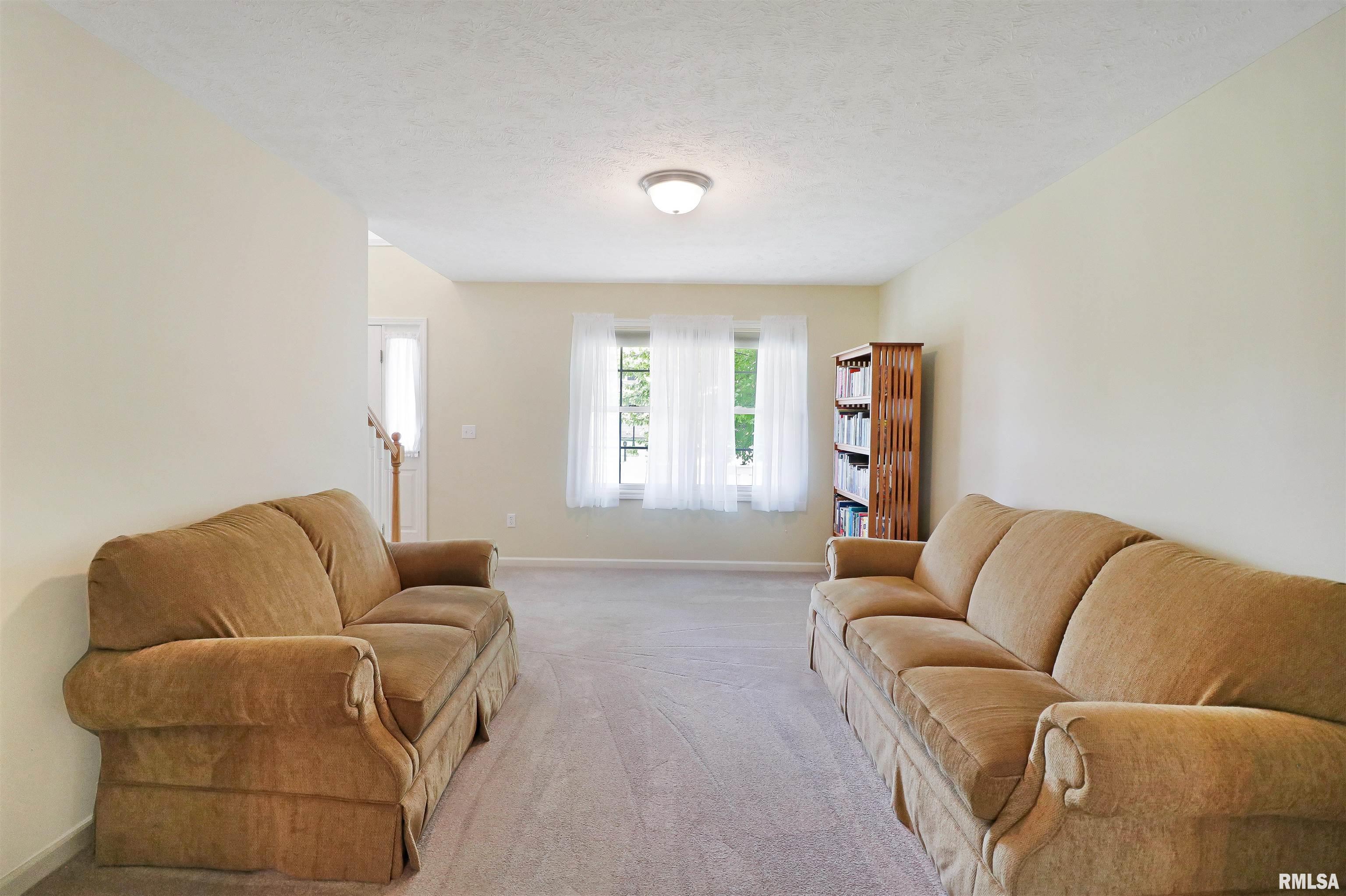 1409 Oak Ridge Washington, IL 61571 - Photo 8 of 30 Gallery Image 8
